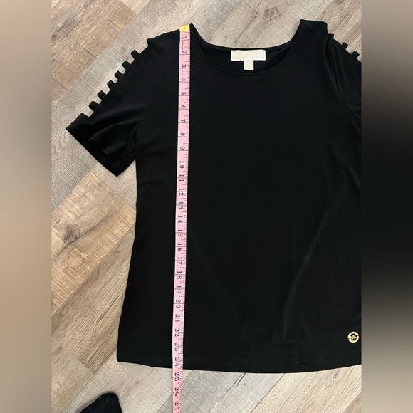 Michael Kors Black Short Sleeve Top with Cut-Out Details size M EUC - Picture 6 of 7